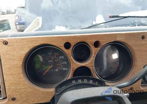 1987 GMC Rally Wagon / Van G2500 z USA, uszkodzony, nr VIN 1GDEG25H0H7518250